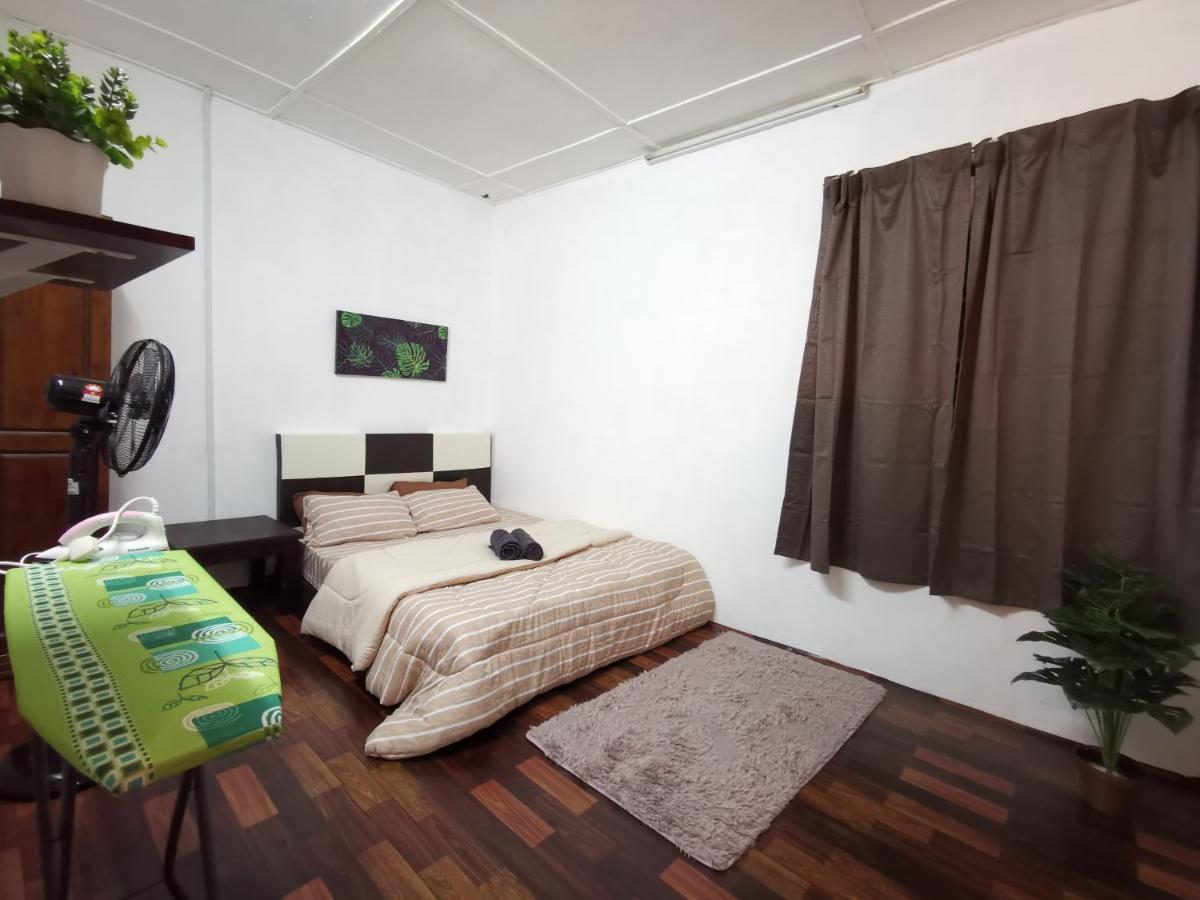 Sri Makmur Pontian Homestay Pontian Besar Экстерьер фото
