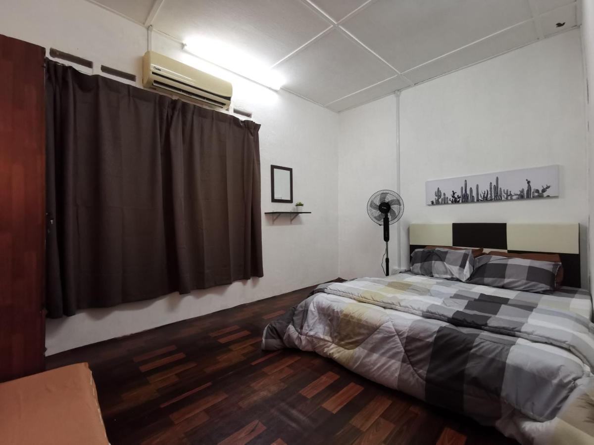 Sri Makmur Pontian Homestay Pontian Besar Экстерьер фото