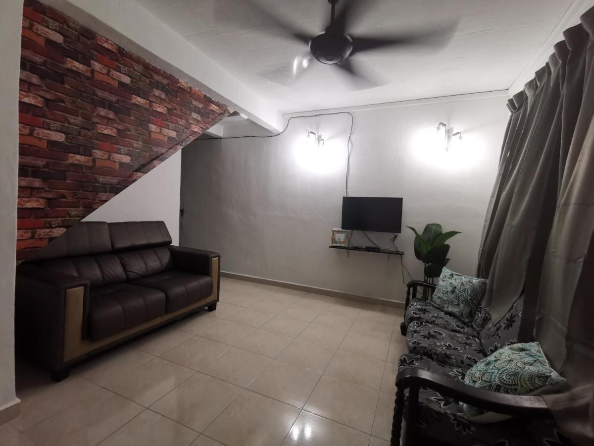 Sri Makmur Pontian Homestay Pontian Besar Экстерьер фото